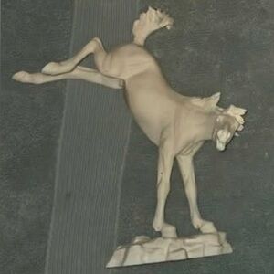 Artist resin curio scale by Kitty Cantrell. Horse figurine